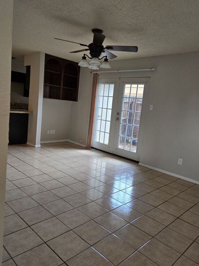 738 E Pecan St in Hurst, TX - Building Photo - Building Photo