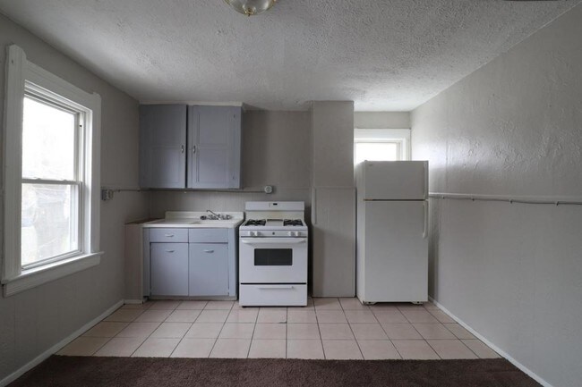 2109 Halstead Ave-Unit -#06 in Lakewood, OH - Building Photo - Building Photo