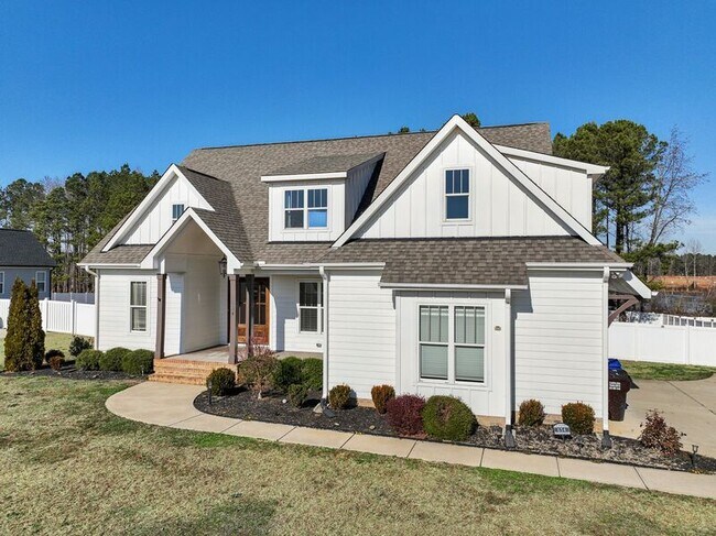 654 Christian Light Rd in Fuquay Varina, NC - Building Photo - Building Photo