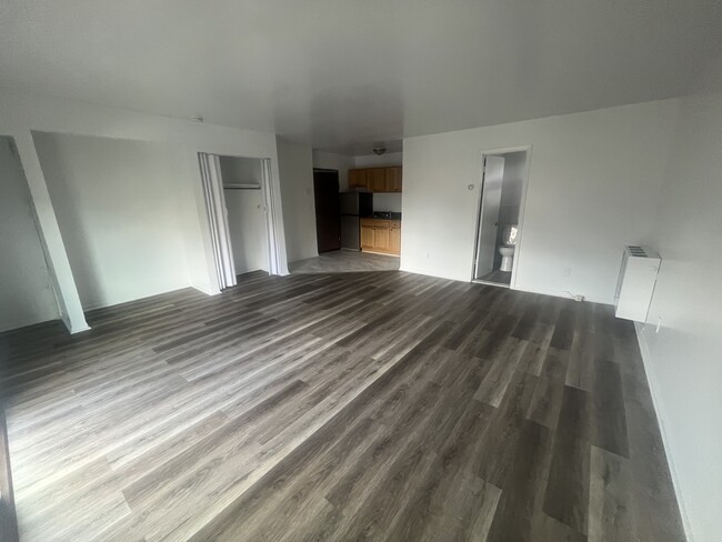 516 Stuyvesant Ave, Unit 20
