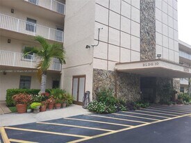 1024 SE 4th Ave in Dania Beach, FL - Building Photo