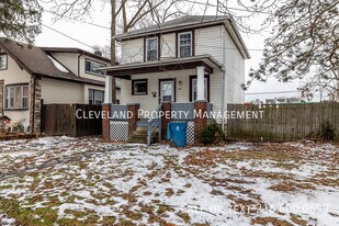 2828 Apple Ave in Lorain, OH - Building Photo