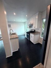 123 S St Andrews Pl, Unit #20 in Los Angeles, CA - Foto de edificio - Building Photo