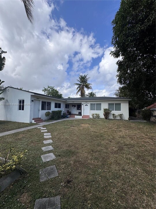 1265 NE 127th St in North Miami, FL - Building Photo