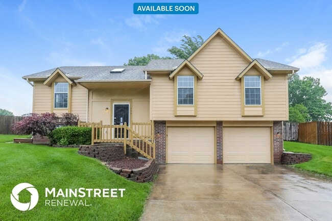 property at 406 S Huntington Dr