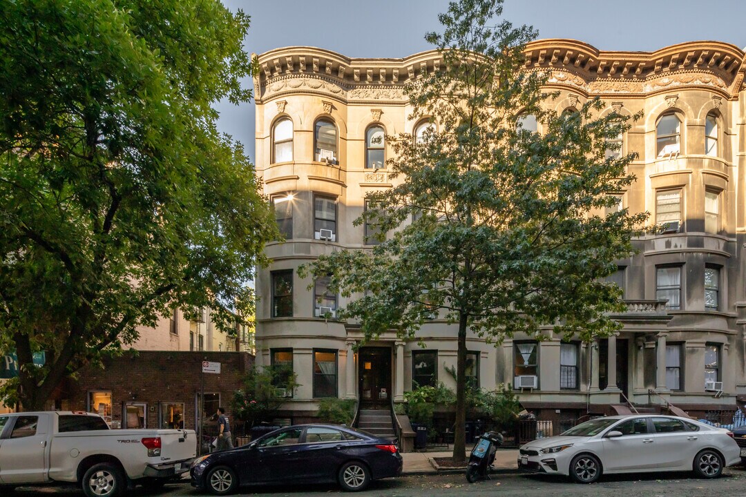 465 4th St in Brooklyn, NY - Building Photo