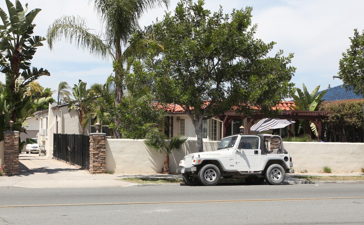 3822 Adams Ave in San Diego, CA - Foto de edificio