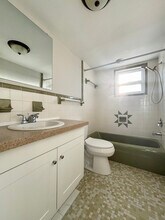 105 S Spring Blvd in Tarpon Springs, FL - Foto de edificio - Building Photo