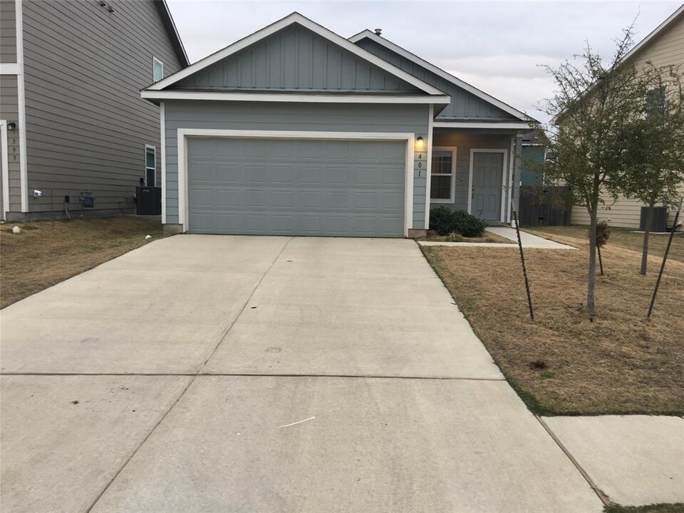 401 Geode Glen in Maxwell, TX - Building Photo