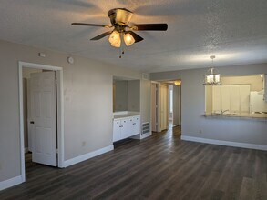 5613 Blue Shadows Ct in Orlando, FL - Building Photo - Building Photo