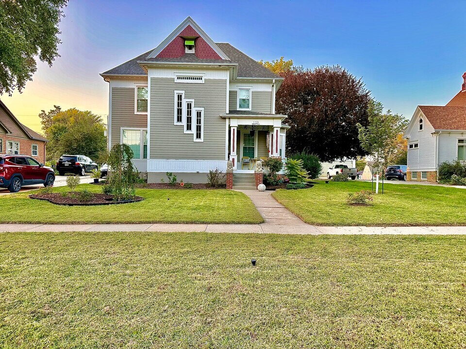 1728 South St in Blair, NE - Foto de edificio