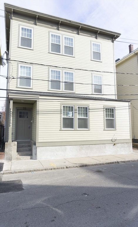 33 Merriam St, Unit 2 in Somerville, MA - Foto de edificio - Building Photo