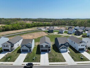 1059 Large Poppy Dr in La Vergne, TN - Building Photo - Building Photo