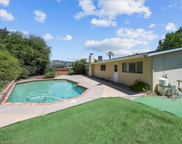 5318-5320 Brockbank Pl in San Diego, CA - Building Photo