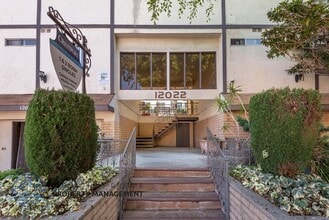 12022 Birch Ave in Hawthorne, CA - Building Photo - Building Photo