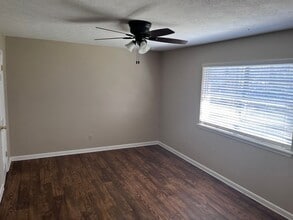 2714 Allen Forest Dr in Bryan, TX - Building Photo - Building Photo