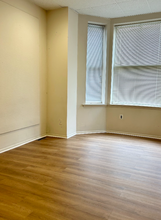 1500 W Mt Royal Ave-Unit -1 in Baltimore, MD - Foto de edificio - Building Photo