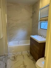 224 W Palm Ave, Unit 2 in Monrovia, CA - Building Photo - Building Photo