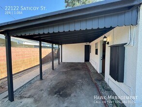 22122 Saticoy St in Los Angeles, CA - Building Photo - Building Photo