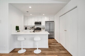 22998 Valerio St in Los Angeles, CA - Building Photo - Building Photo