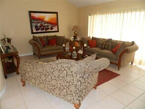 19301 NW 10th St in Pembroke Pines, FL - Building Photo - Building Photo