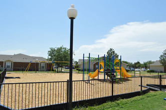 Cameron Court in Lubbock, TX - Foto de edificio - Building Photo