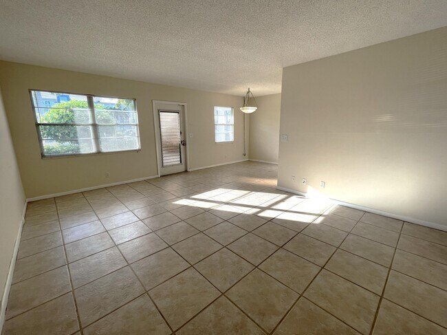 1020 Exeter in Boca Raton, FL - Building Photo - Building Photo