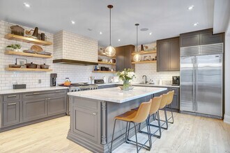461 Oriole Pkwy in Toronto, ON - Building Photo - Building Photo