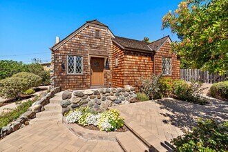 274 Wave St in Laguna Beach, CA - Building Photo - Building Photo