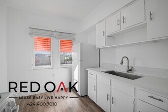 350 E Cypress Ave in Burbank, CA - Building Photo - Building Photo