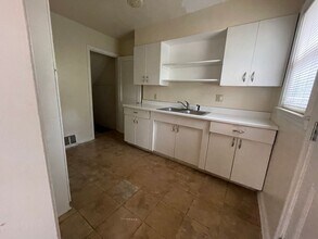 1822 S Vermont Ave in Independence, MO - Building Photo - Building Photo