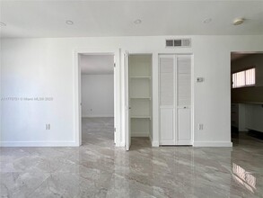 6920 Harding Ave in Miami Beach, FL - Building Photo - Building Photo