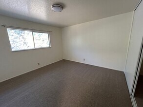 2513 Ponderosa St in South Lake Tahoe, CA - Foto de edificio - Building Photo