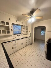 1625 W Burrel Ave in Visalia, CA - Building Photo - Building Photo