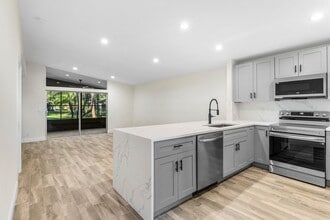 22289 Timberly Dr in Boca Raton, FL - Building Photo - Building Photo