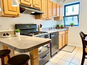 1942 Beacon St in Boston, MA - Building Photo - Building Photo