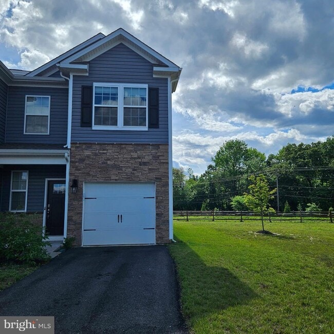 38 Peregrine Way