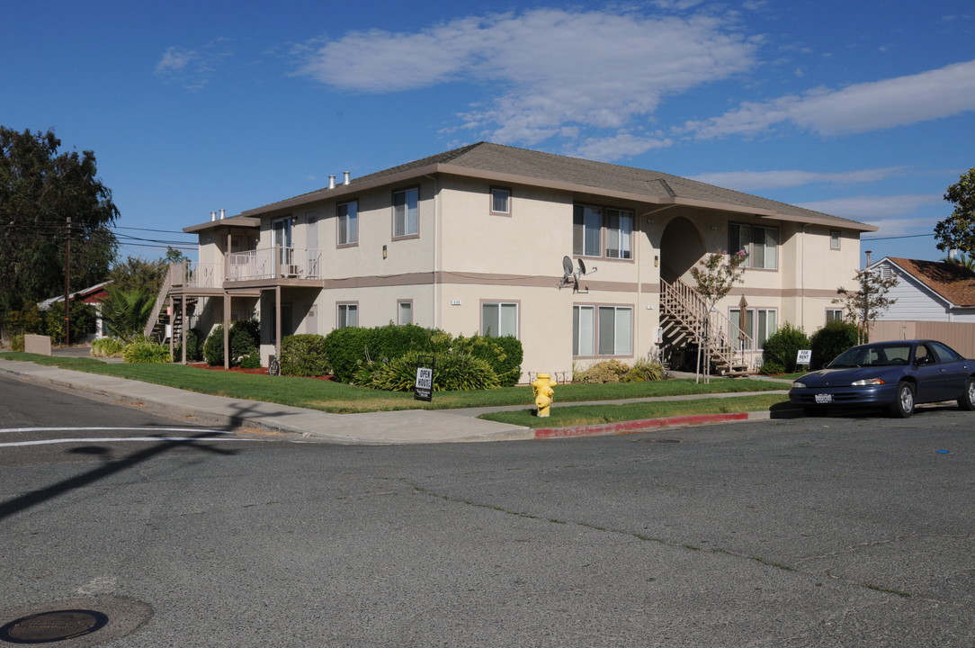 436-450 Montezuma St in Rio Vista, CA - Building Photo