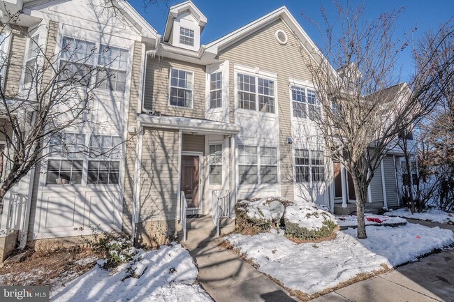 1603 Blossom Cir, Unit 3C in Dayton, NJ - Building Photo - Building Photo