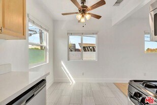 119 Paloma Ave in Los Angeles, CA - Building Photo