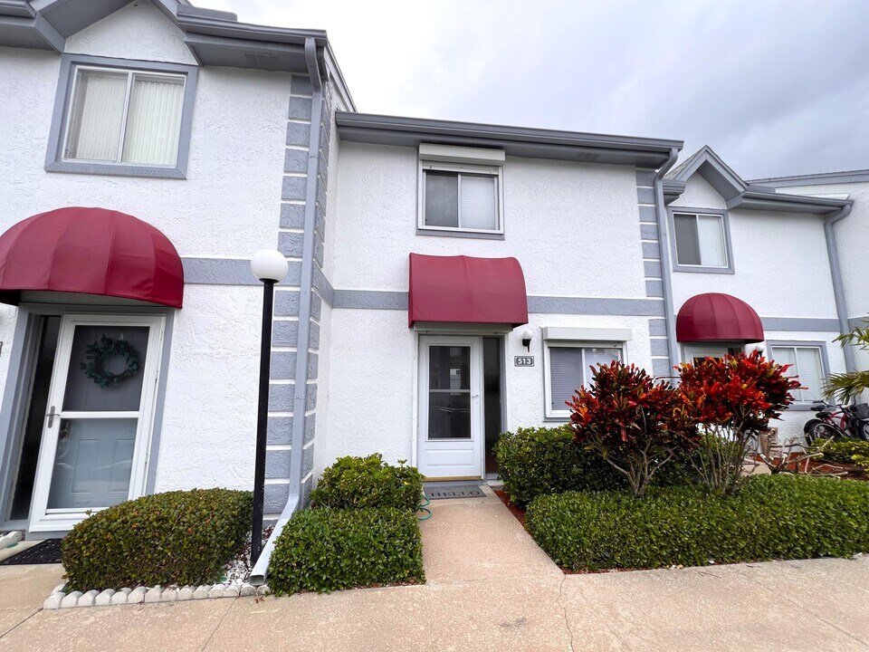 513 Seaport Blvd in Cape Canaveral, FL - Building Photo