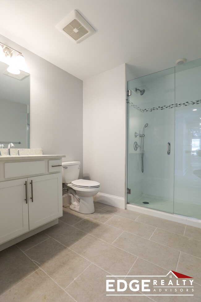 124 Kenrick St, Unit 3 in Boston, MA - Building Photo - Building Photo