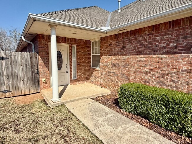 11313 NW 121st Pl in Yukon, OK - Building Photo - Building Photo