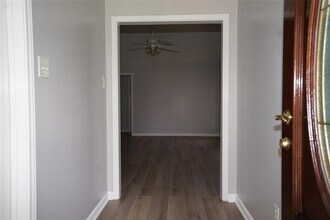 3130 Windmill St in Sugar Land, TX - Building Photo - Building Photo