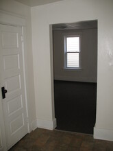 329 1/2 E. 26th St.,, Unit 329 12 E. 26th in Erie, PA - Building Photo - Building Photo