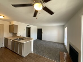 Vista Oeste in El Paso, TX - Building Photo - Building Photo