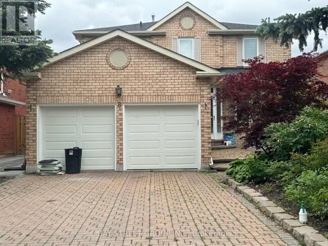 property at 8 Queensgate Ct