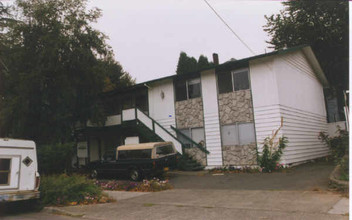 1615 SE Taylor St in Portland, OR - Building Photo - Building Photo