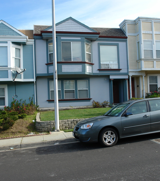 633-635 Abbot Ave in Daly City, CA - Foto de edificio - Building Photo