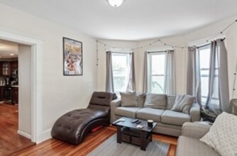 23 Wisconsin Ave, Unit 1 in Somerville, MA - Foto de edificio - Building Photo